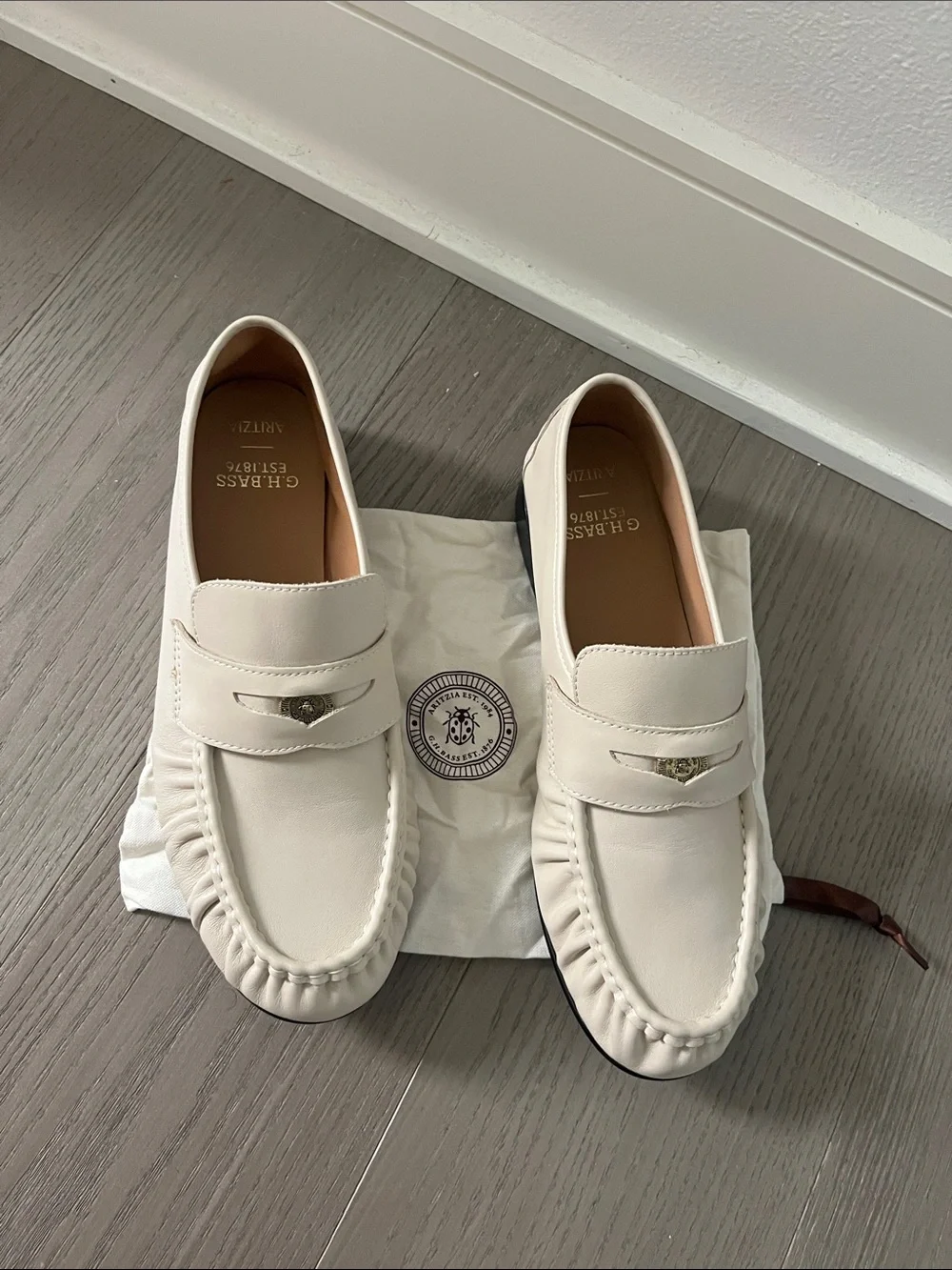 Aritzia x G.H.Bass Cream Leather Penny Loafers 10.5